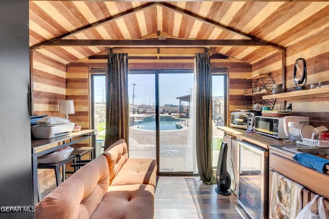 11268 Warbonnet Drive, El Paso, TX 79936