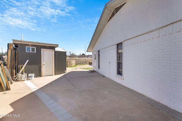 11268 Warbonnet Drive, El Paso, TX 79936