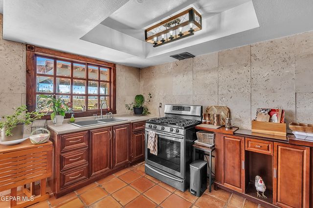 11268 Warbonnet Drive, El Paso, TX 79936