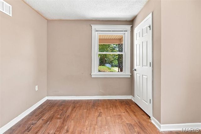 7809 elton, St Louis, MO 63123