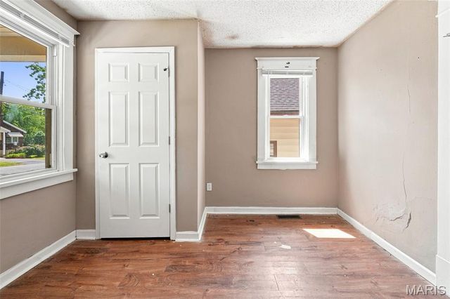 7809 elton, St Louis, MO 63123