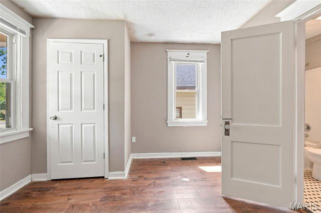 7809 elton, St Louis, MO 63123