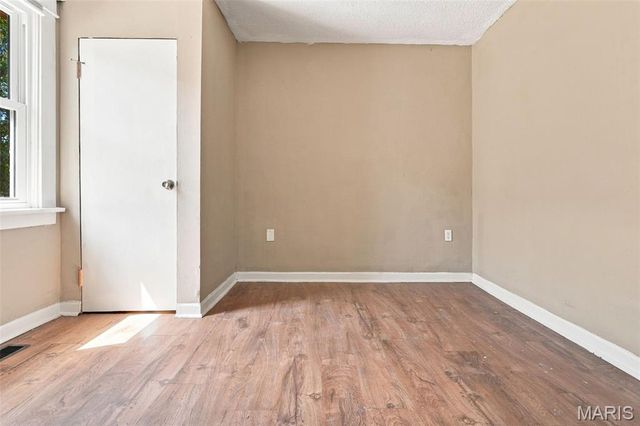 7809 elton, St Louis, MO 63123