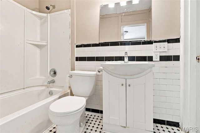 7809 elton, St Louis, MO 63123