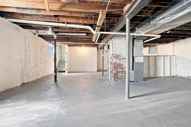 7809 elton, St Louis, MO 63123