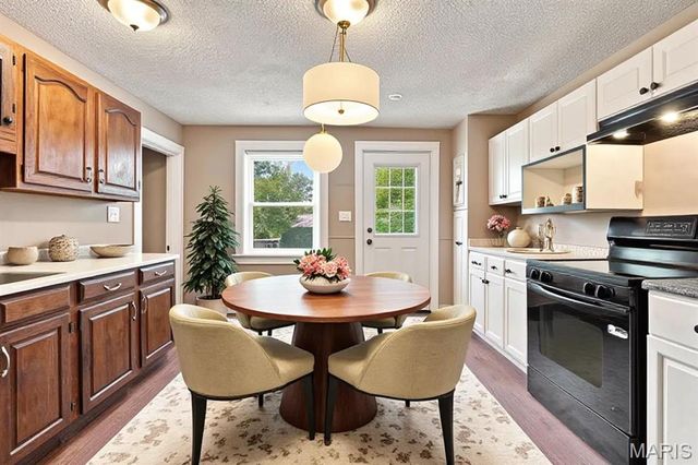 7809 elton, St Louis, MO 63123