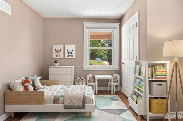 7809 elton, St Louis, MO 63123