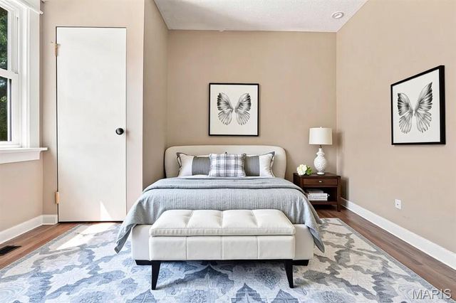 7809 elton, St Louis, MO 63123