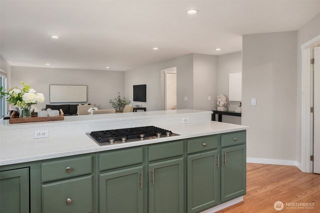 8608 196th Street SW, Edmonds, WA 98026