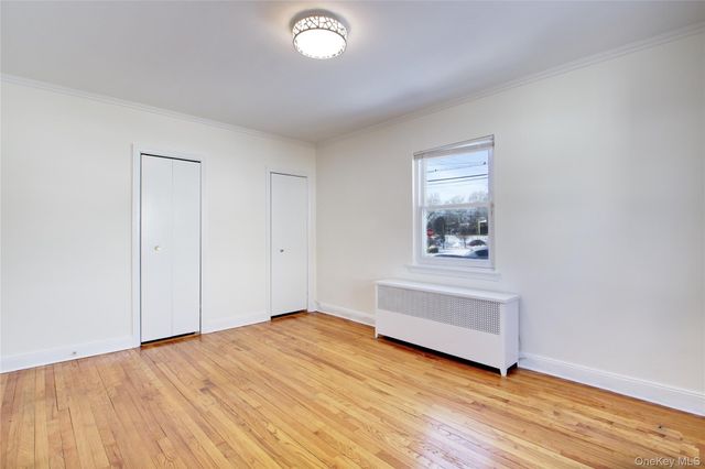 814 Benris Avenue, Franklin Square, NY 11010