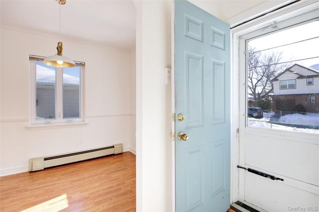 814 Benris Avenue, Franklin Square, NY 11010