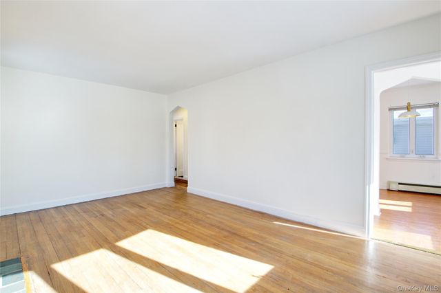 814 Benris Avenue, Franklin Square, NY 11010