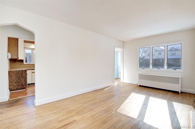 814 Benris Avenue, Franklin Square, NY 11010