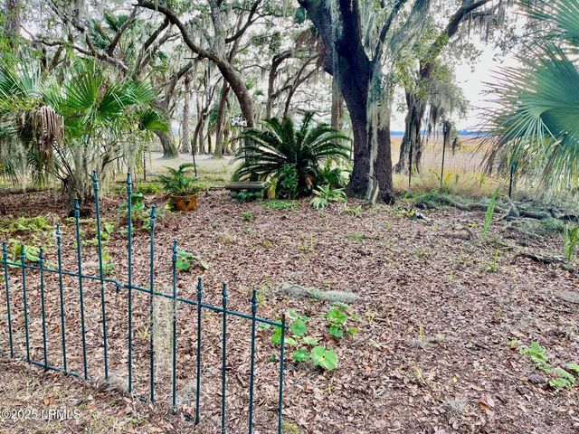 16 Riverview Drive, Beaufort, SC 29907