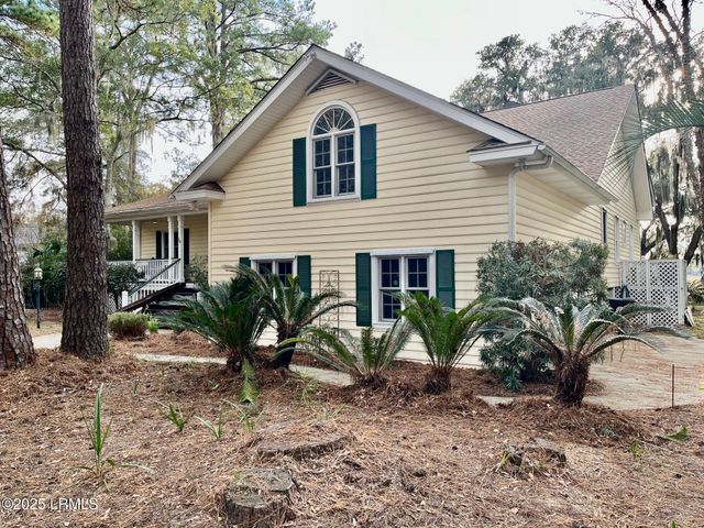 16 Riverview Drive, Beaufort, SC 29907