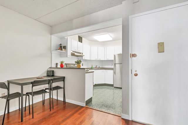 703 Pelham Road 301, New Rochelle, NY 10805