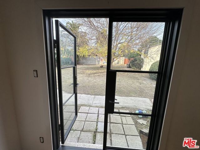 4001 Chevy Chase Drive, Los Angeles, CA 90039