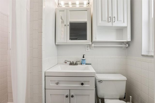 10569 LAKE VISTA DRIVE, Seminole, FL 33772