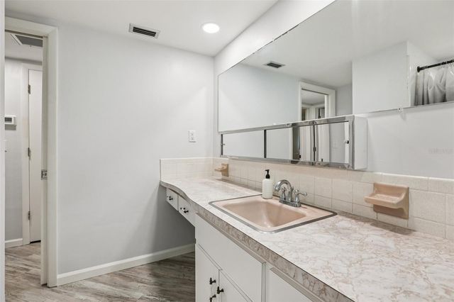 10569 LAKE VISTA DRIVE, Seminole, FL 33772