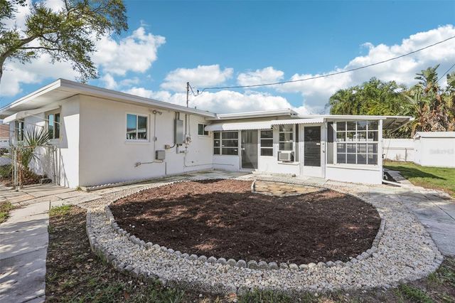 10569 LAKE VISTA DRIVE, Seminole, FL 33772