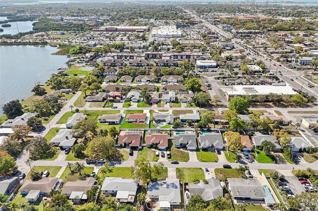 10569 LAKE VISTA DRIVE, Seminole, FL 33772