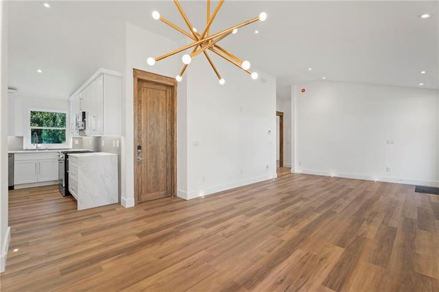 2746 Dale Creek Drive NW, Atlanta, GA 30318