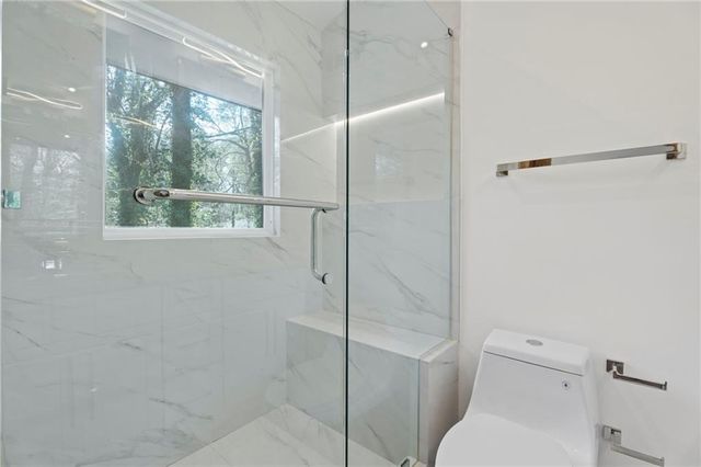 2746 Dale Creek Drive NW, Atlanta, GA 30318