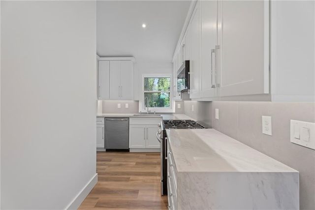 2746 Dale Creek Drive NW, Atlanta, GA 30318