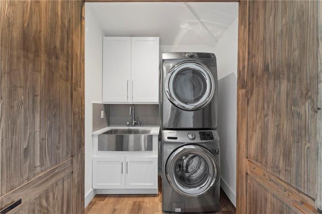 2746 Dale Creek Drive NW, Atlanta, GA 30318