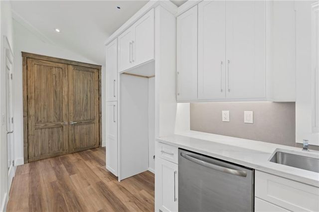 2746 Dale Creek Drive NW, Atlanta, GA 30318