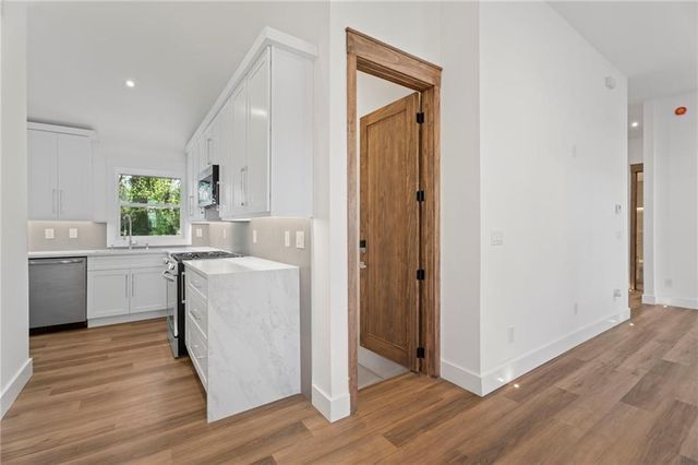 2746 Dale Creek Drive NW, Atlanta, GA 30318