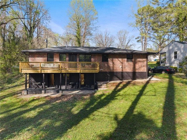 2746 Dale Creek Drive NW, Atlanta, GA 30318