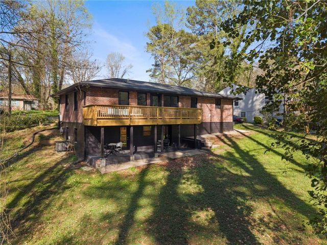 2746 Dale Creek Drive NW, Atlanta, GA 30318