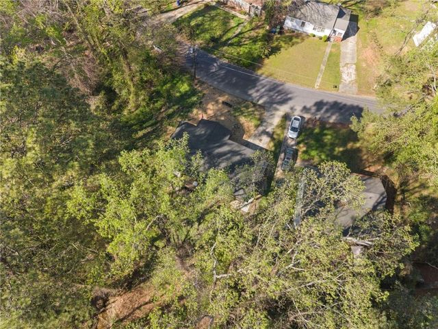 2746 Dale Creek Drive NW, Atlanta, GA 30318