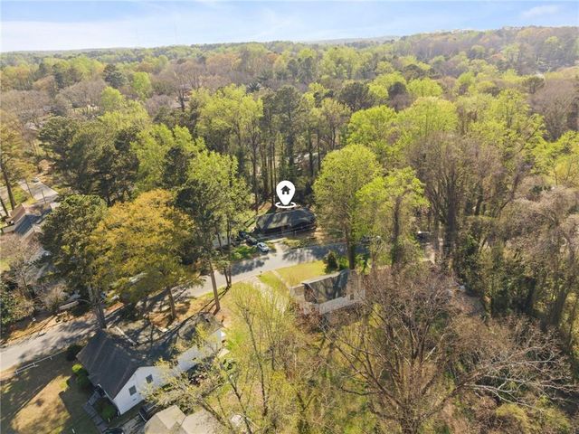 2746 Dale Creek Drive NW, Atlanta, GA 30318