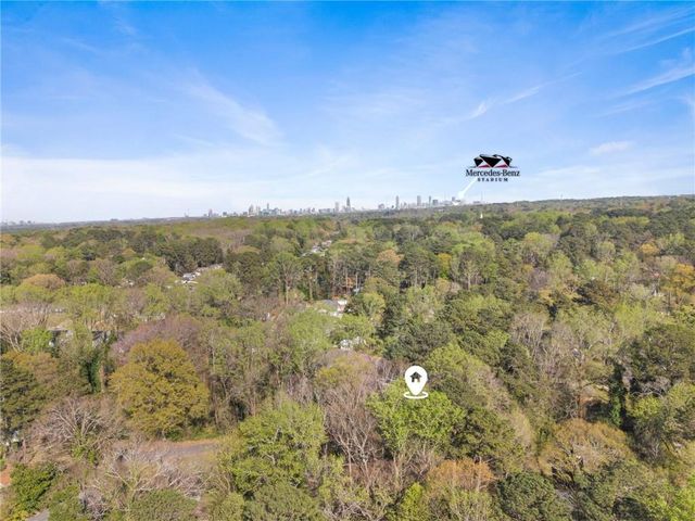 2746 Dale Creek Drive NW, Atlanta, GA 30318