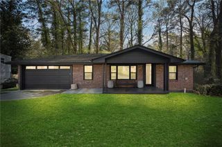 2746 Dale Creek Drive NW, Atlanta, GA 30318