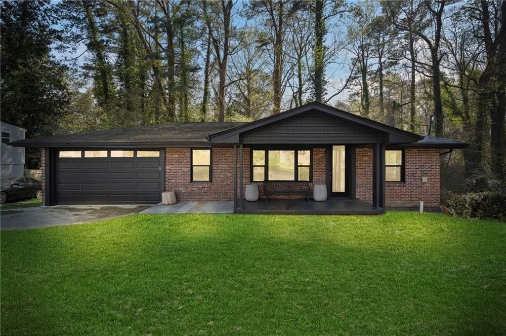 2746 Dale Creek Drive NW, Atlanta, GA 30318