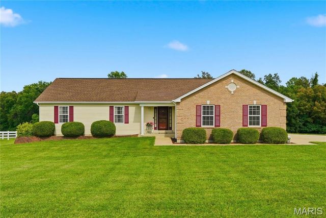 140 Brandi Lynn Drive, Foristell, MO 63348