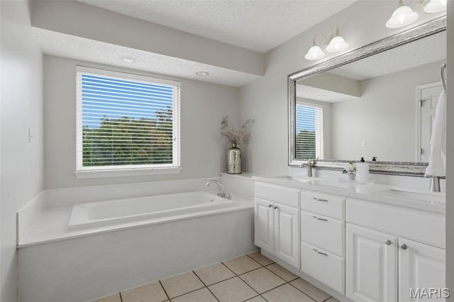 140 Brandi Lynn Drive, Foristell, MO 63348