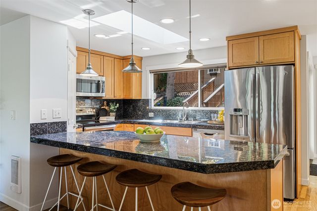 6525 154th Avenue NE, Redmond, WA 98052