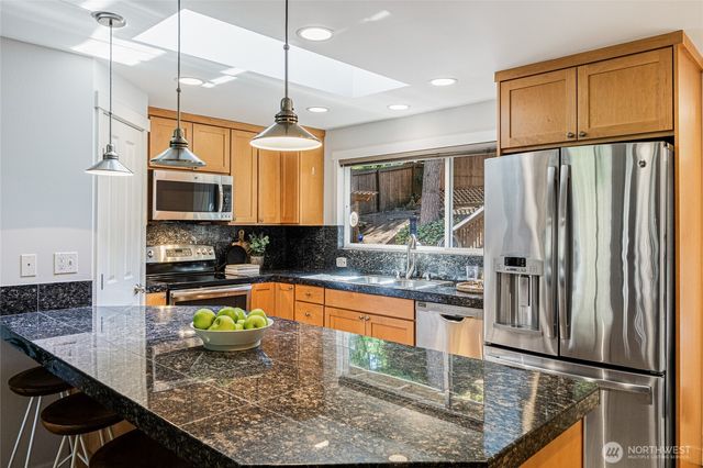 6525 154th Avenue NE, Redmond, WA 98052