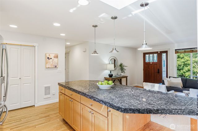 6525 154th Avenue NE, Redmond, WA 98052