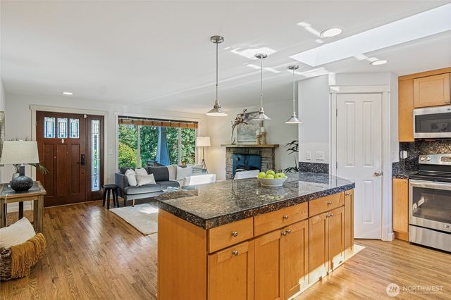 6525 154th Avenue NE, Redmond, WA 98052