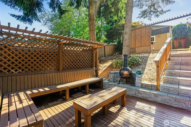 6525 154th Avenue NE, Redmond, WA 98052