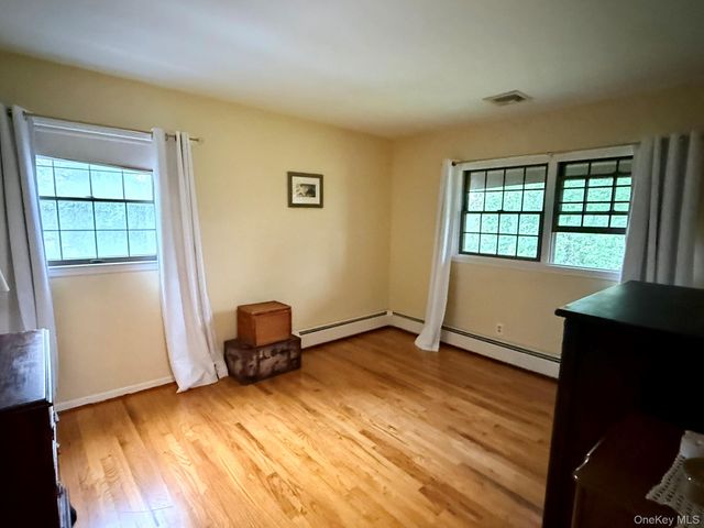 15 Trenton Road, Fishkill, NY 12524
