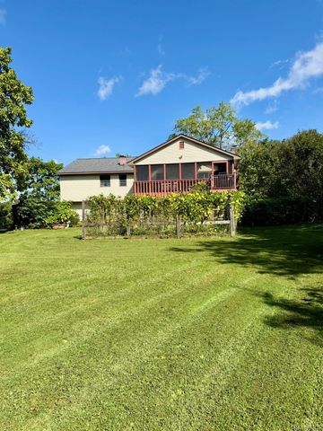 15 Trenton Road, Fishkill, NY 12524