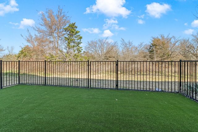 708 Amber Drive, Greenville, TX 75402