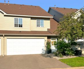 2352 Oakridge Circle, Hudson, WI 54016
