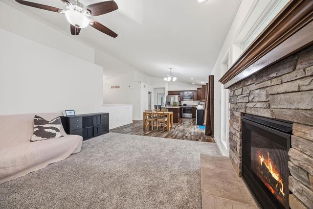 8 W Gailen Lane, Milton, WI 53563